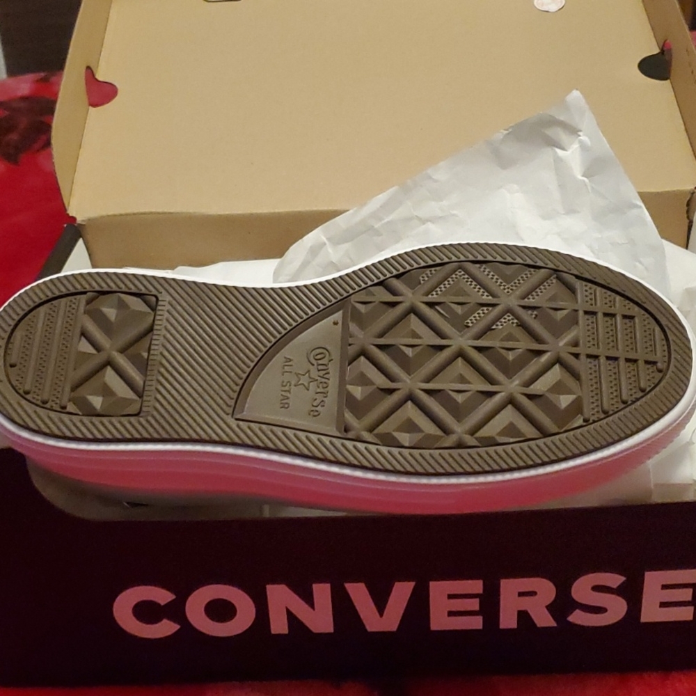 Converse - Picture 3 of 5